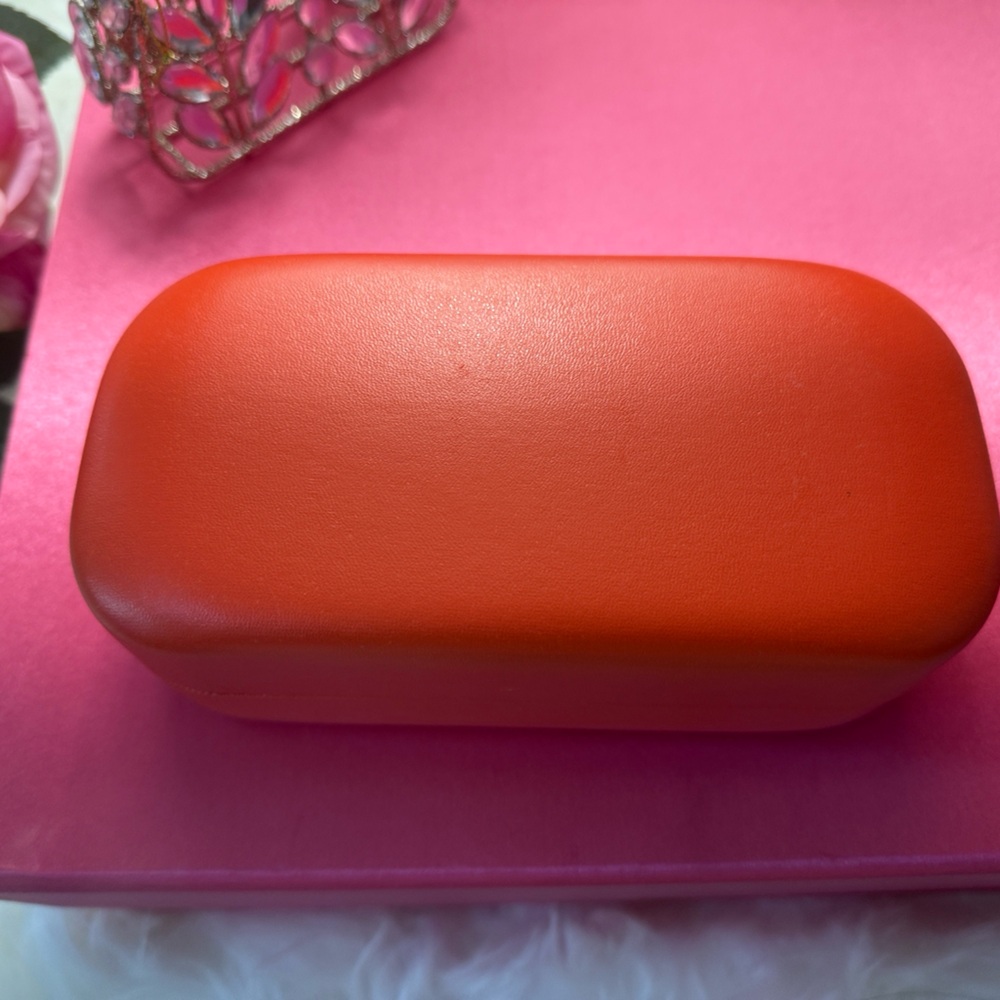 Premium Luxury Hermes Leather hard eye glass case made in Paris France. - Picture 8 of 11